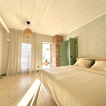 In With Parking Apartmán